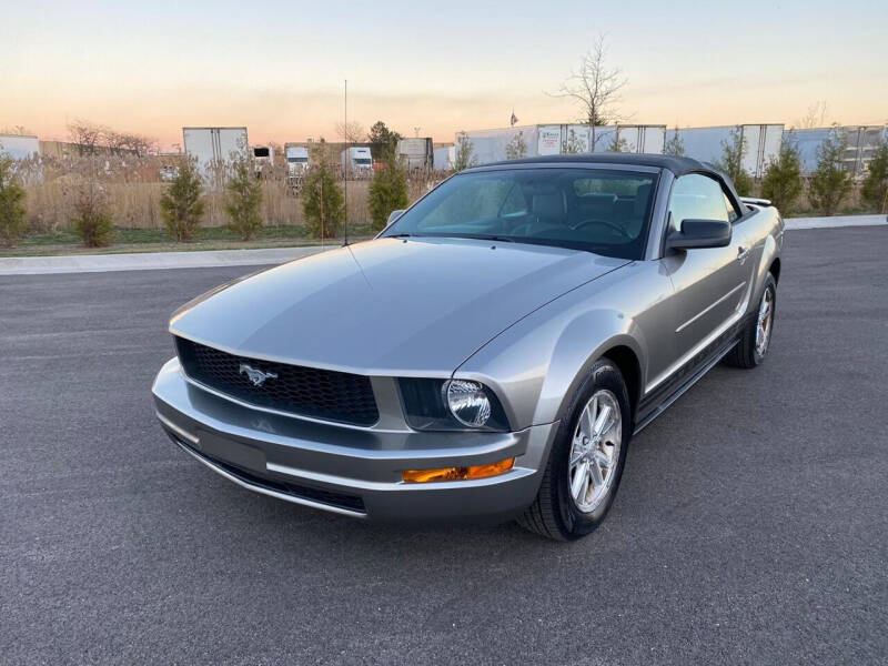 2008 Ford Mustang for sale at Clutch Motors in Lake Bluff IL