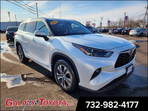 2022 Toyota Highlander Hybrid XLE