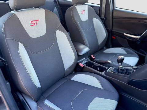 2017 Ford Focus ST