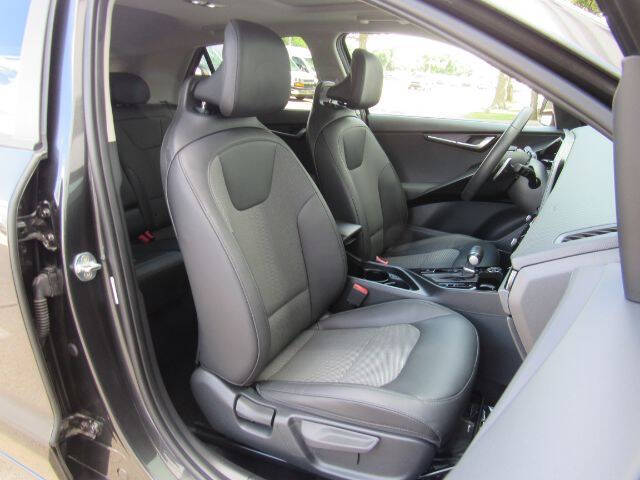 2023 Kia Niro EX Touring