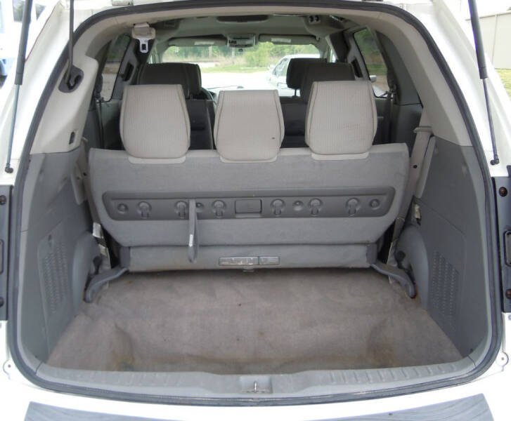 2008 Nissan Quest S photo 14