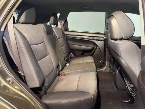 2011 Kia Sorento LX