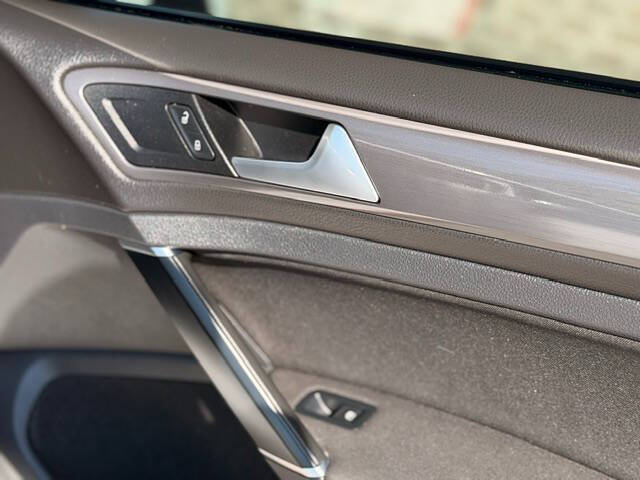 2019 Volkswagen e-Golf SE