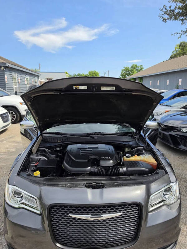 2016 Chrysler 300 C