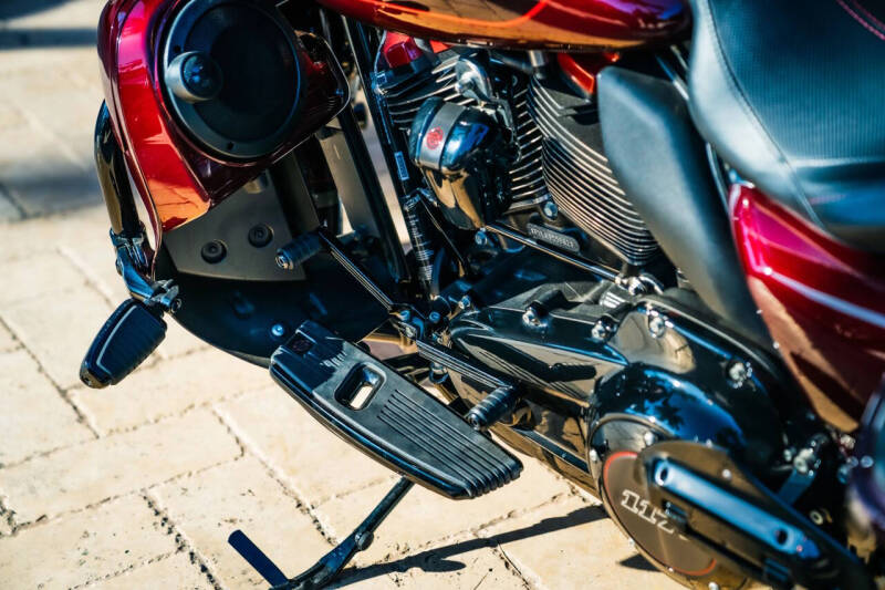 2018 Harley-Davidson FLTRXSE CVO Road Glide