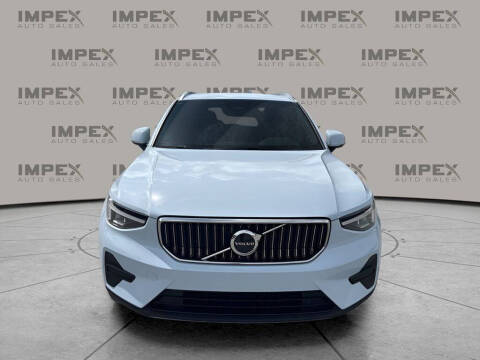 2025 Volvo XC40 B5 Core Bright Theme