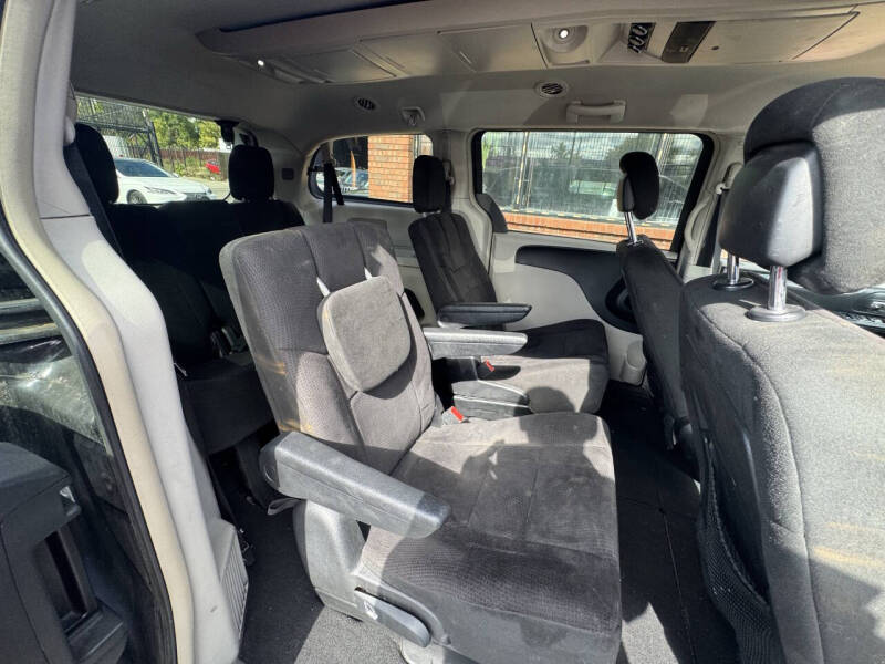 2011 Chrysler Town and Country Touring