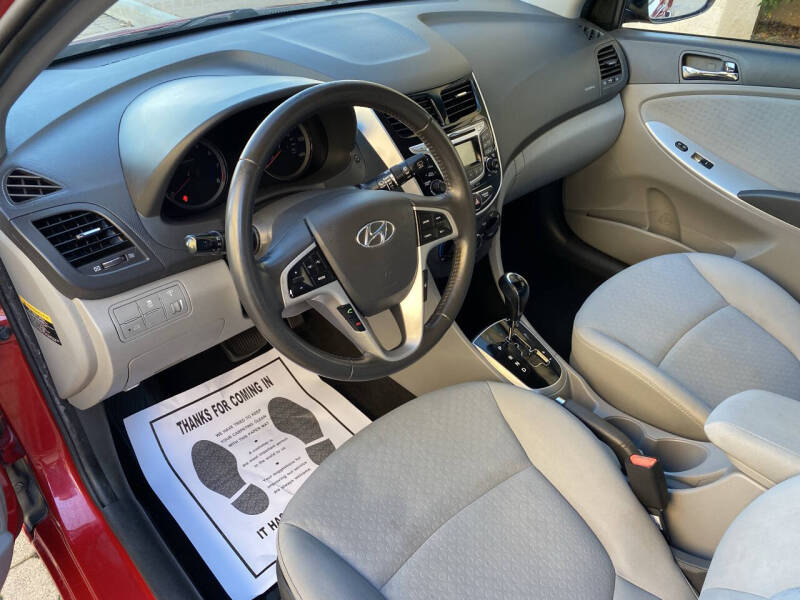 2013 Hyundai Accent SE