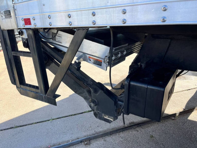 2013 Freightliner M2 106