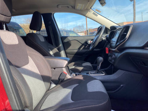 2016 Jeep Cherokee Sport