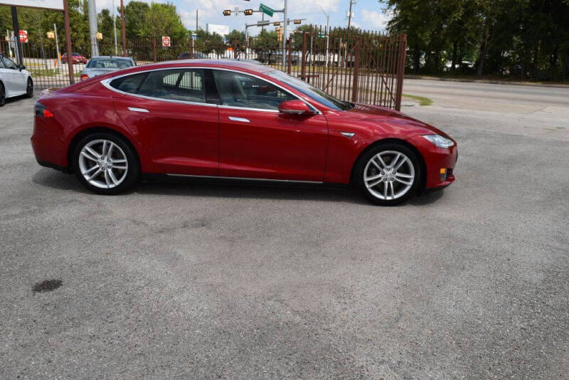 2015 Tesla Model S 85D photo 2