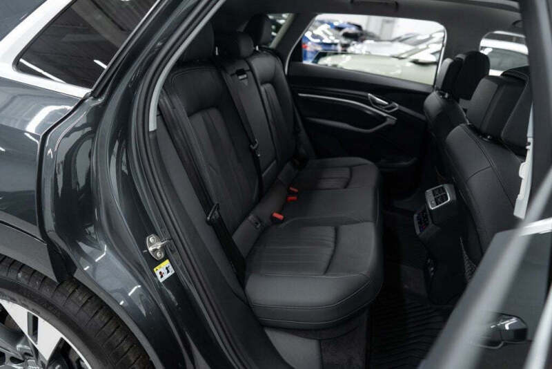 2021 Audi e-tron quattro Premium Plus