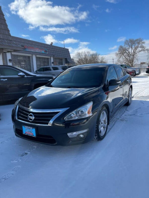 2014 Nissan Altima for sale at VELAZQUEZ AUTO SALES in Aurora IL