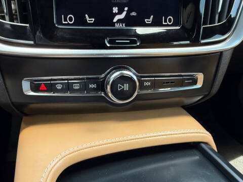 2017 Volvo S90 T6 Momentum