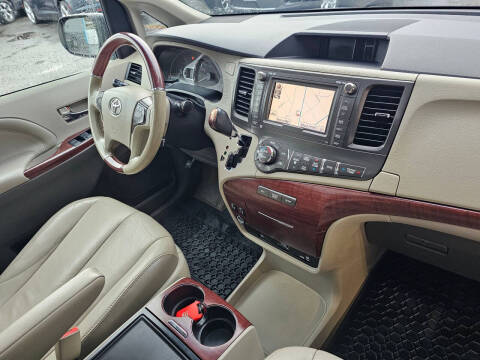 2014 Toyota Sienna Limited 7-Passenger