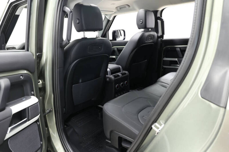 2022 Land Rover Defender 110 SE