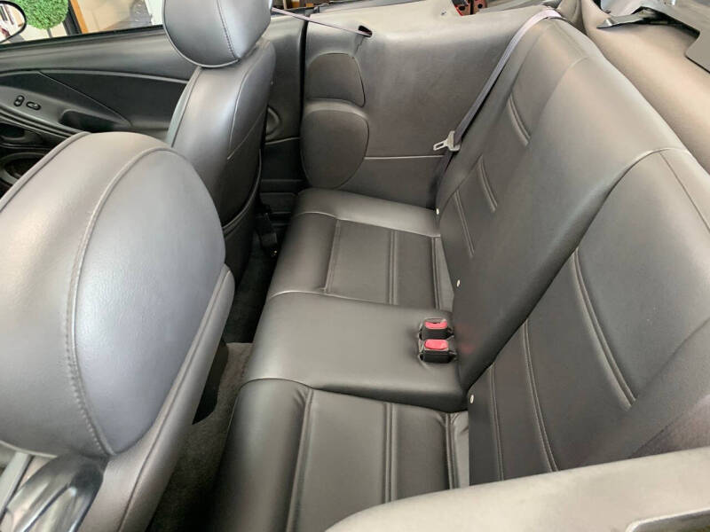 2004 Ford Mustang Deluxe