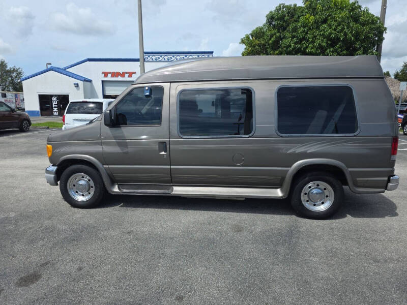 2003 Ford E-Series E-250 SD