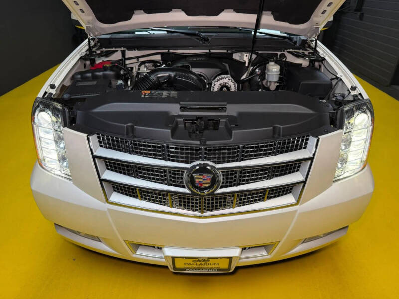 2012 Cadillac Escalade Platinum Edition