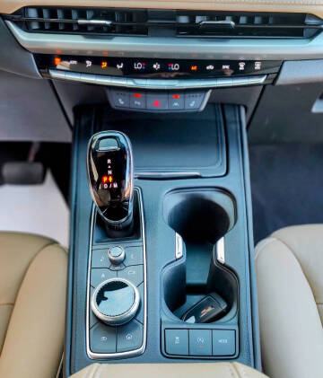 2024 Cadillac XT4 Premium Luxury