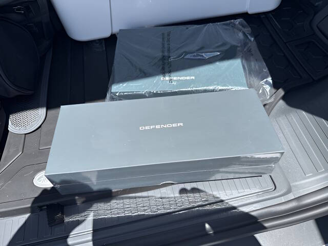 2025 Land Rover Defender 110 P300 S