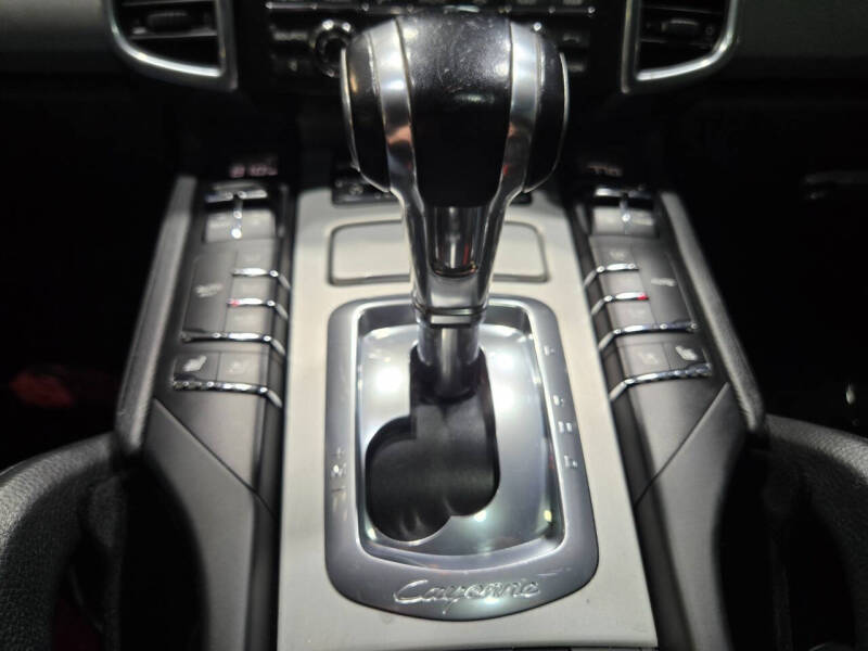 2013 Porsche Cayenne GTS