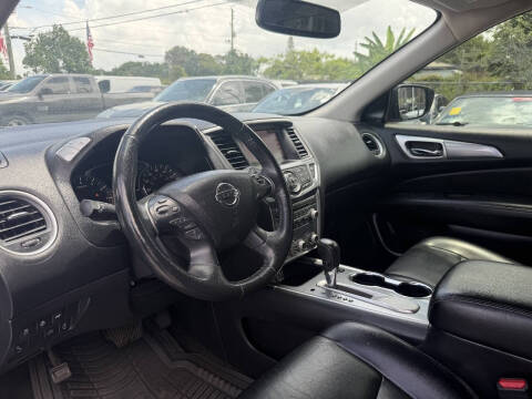 2018 Nissan Pathfinder SL