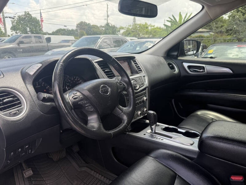 2018 Nissan Pathfinder SL