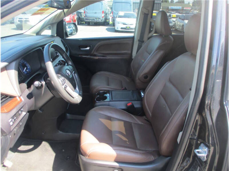 2020 Toyota Sienna Limited Premium 7-Passenger