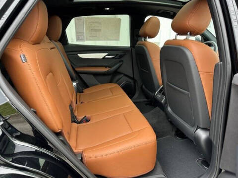 2025 VinFast VF8 Plus