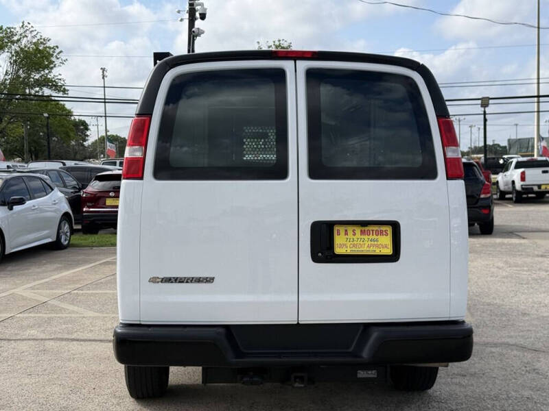 2023 Chevrolet Express 2500