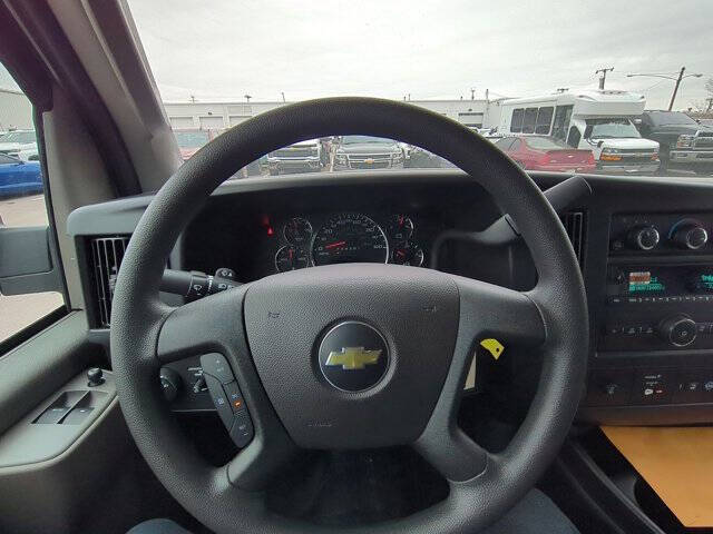 2025 Chevrolet Express 2500