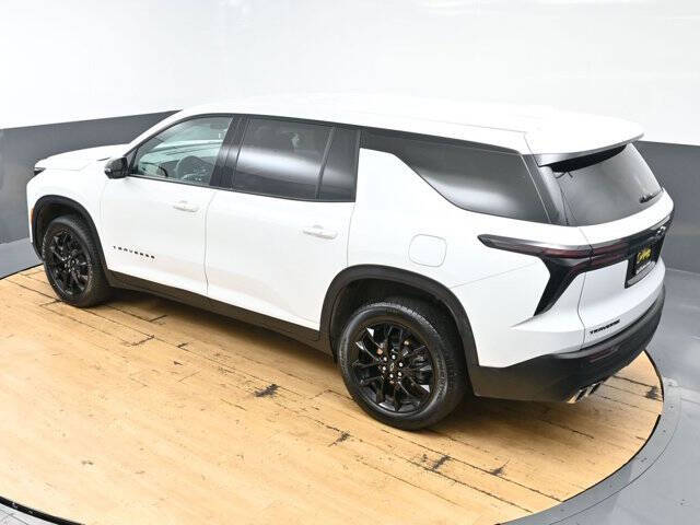 2024 Chevrolet Traverse LS