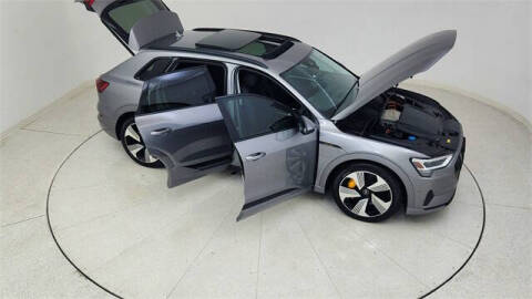 2022 Audi e-tron quattro Premium Plus