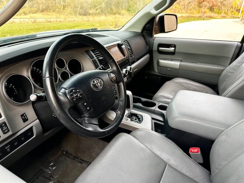 2008 Toyota Sequoia Platinum photo 17