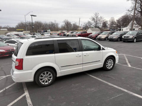 2016 Chrysler Town and Country Touring