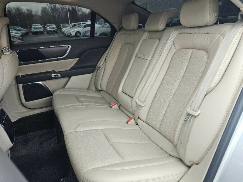 2018 Lincoln Continental Select