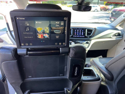 2017 Chrysler Pacifica Touring-L Plus