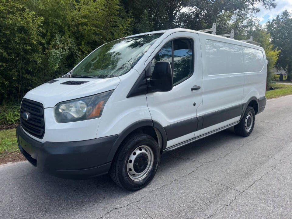 2015 Ford Transit Base's photo