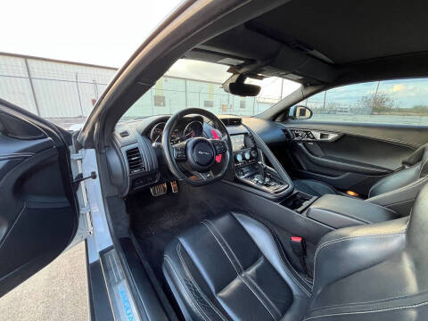 2016 Jaguar F-TYPE R