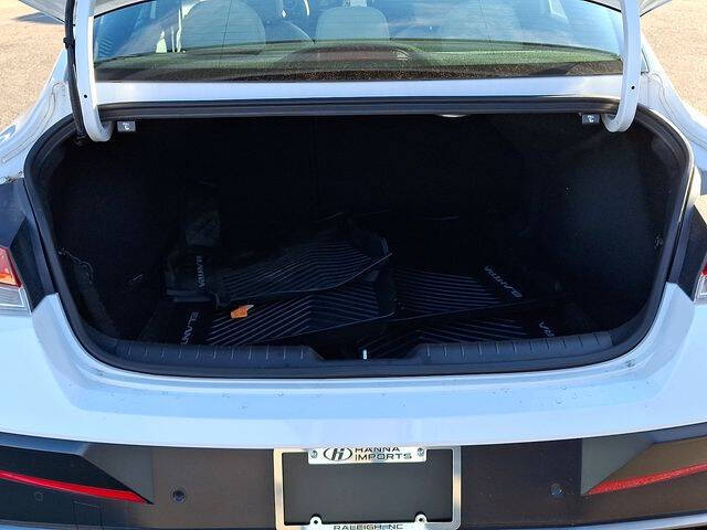 2024 Hyundai Elantra Hybrid Limited