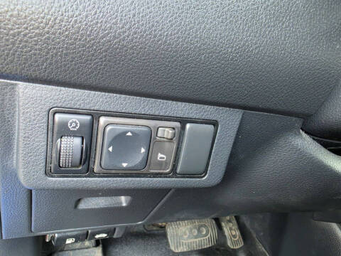 2009 Nissan Versa 1.8 S