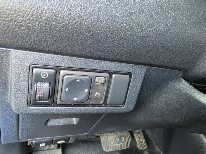 2009 Nissan Versa 1.8 S