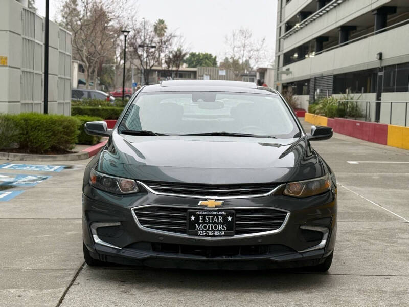 2018 Chevrolet Malibu Hybrid photo 2