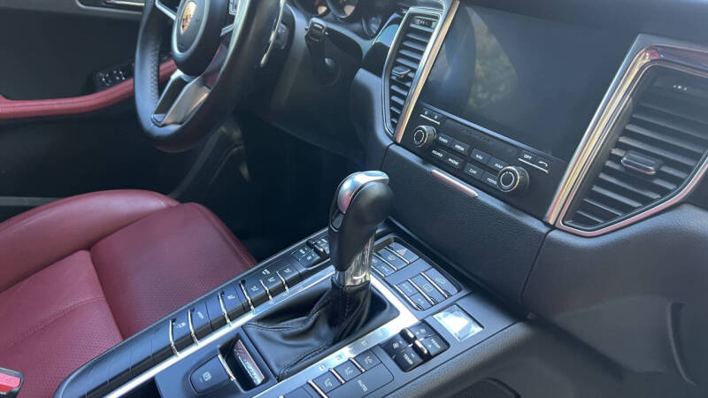 2018 Porsche Macan
