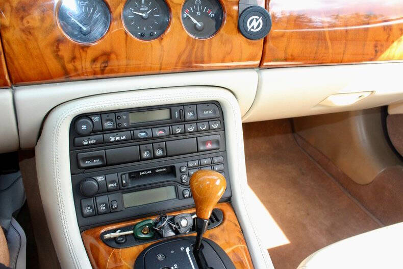 1999 Jaguar XK-Series XK8