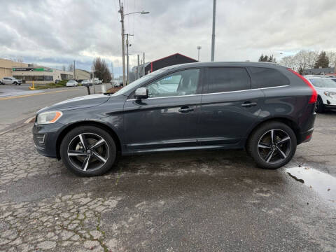 2016 Volvo XC60 T6 Drive-E R-Design Platinum