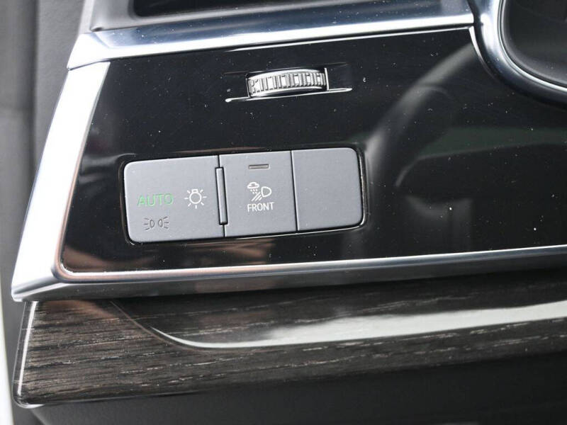 2022 Audi Q8 quattro Premium Plus 55 TFSI