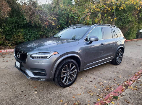 2017 Volvo XC90 T6 Momentum