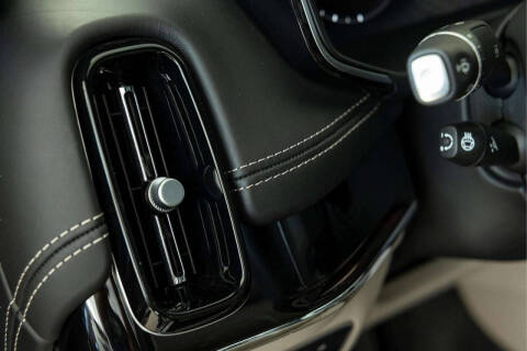 2025 Aston Martin DBX 707